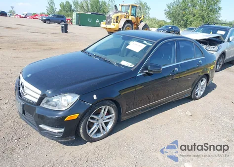 2012 Mercedes-Benz C 300 Sport 4Matic из США, поврежденный, VIN WDDGF8BBXCR193161